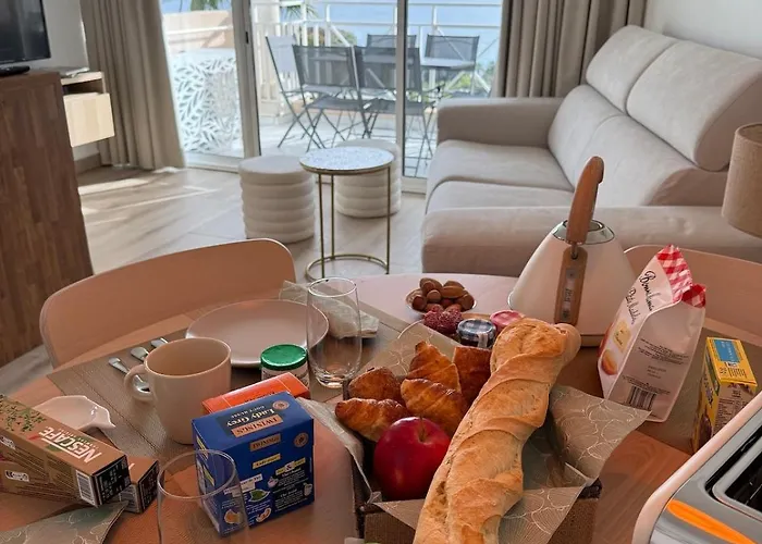 Apartment Casamia - Exceptional Sea View, Pool, Cannes