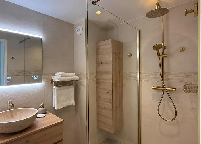 Casamia - Exceptional Sea View, Pool, Apartment Cannes